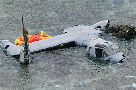 us military aircraft crashes near japan